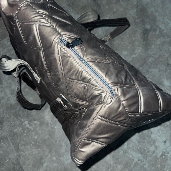 NWT lug Ferry XL SE expandable carry-all tote bag in metallic espresso - Picture 3 of 9